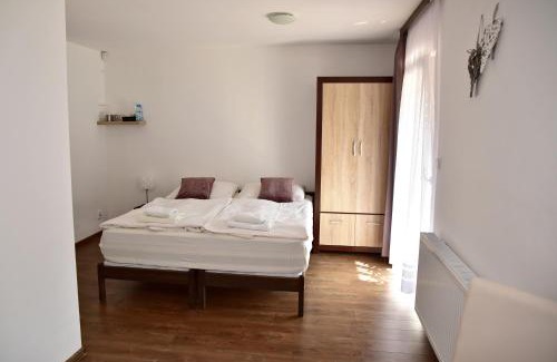 Mikulov v Krusnych Horach House | Discover Pension U Krbu: Pet-Friendly Retreat with Hot Tub