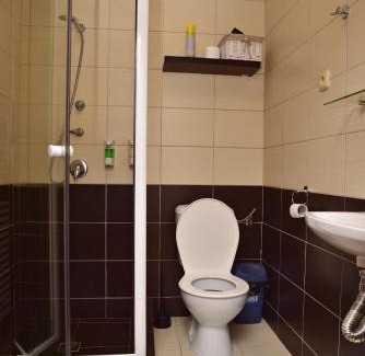 Mikulov v Krusnych Horach House | Discover Pension U Krbu: Pet-Friendly Retreat with Hot Tub