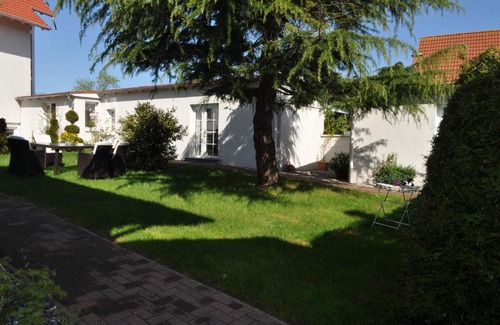 Bergen auf Ruegen House | Cozy Pension with Breakfast and Family-Friendly Amenities