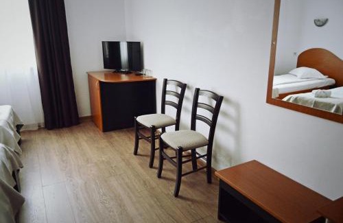 Timisoara House | Inviting Pension Delia Gardens: Family-Friendly Getaway