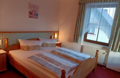 Schierke House | Cozy Pension Drei Elstern: Breakfast Included & 9/10 Rating
