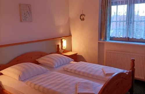 Schierke House | Cozy Pension Drei Elstern: Breakfast Included & 9/10 Rating