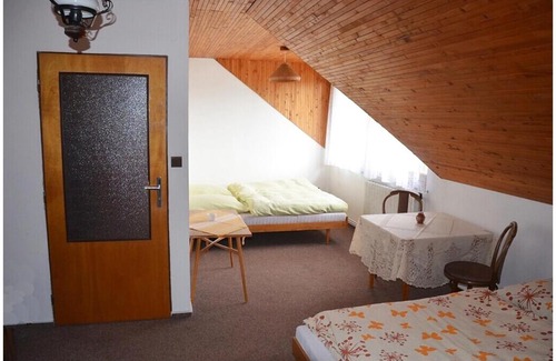 Svoboda nad Upou Apartment | Pet-Friendly Stay at Pension Dvořáček with Hot Tub & Breakfast