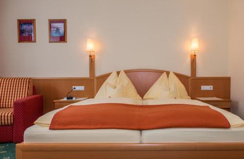 Russbach am Pass Gschuett House | Oceanfront Pension Elisabeth with High Guest Ratings