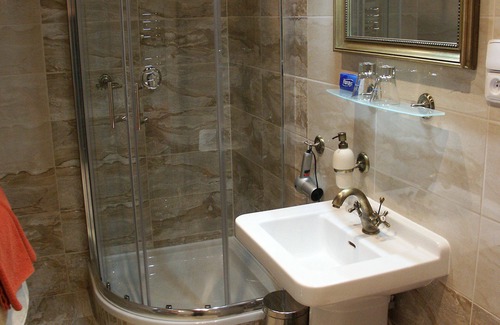 Marianske Lazne Hotel | Guest Rated Pension Edinburgh with Breakfast & Family-Friendly Perks