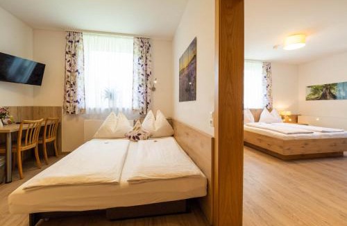 Kindberg House | Pet-Friendly Pension Ehrenfried with Ocean View & Breakfast