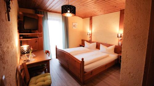 Furth im Wald House | Pet-Friendly Pension Eichertstüberl with High Guest Ratings