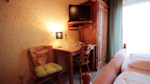 Furth im Wald House | Pet-Friendly Pension Eichertstüberl with High Guest Ratings