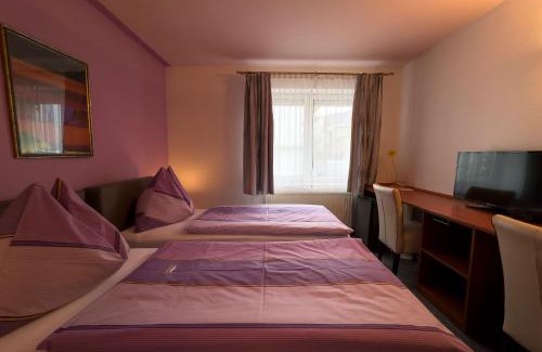 Liesing Bed & Breakfast | Cozy Pension Erlaa: Family-Friendly with Breakfast Included