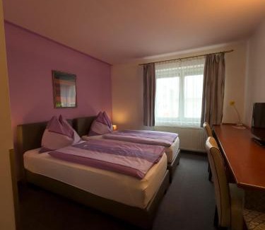 Liesing Bed & Breakfast | Cozy Pension Erlaa: Family-Friendly with Breakfast Included