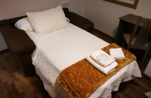 Catasol House | Comfortable Stay at Pension Esquina with Family-Friendly Dining