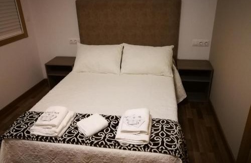Catasol House | Comfortable Stay at Pension Esquina with Family-Friendly Dining