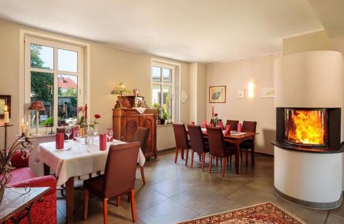 Niedergoersdorf House | Pet-Friendly Pension EssLust: Family-Approved Comfort Awaits