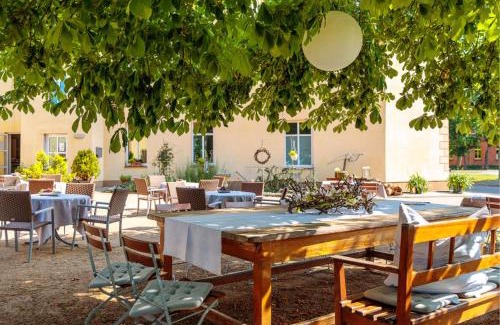Niedergoersdorf House | Pet-Friendly Pension EssLust: Family-Approved Comfort Awaits