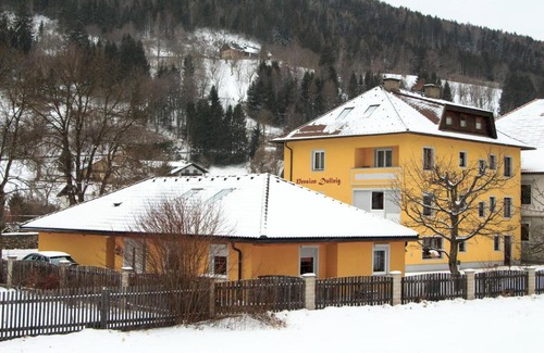 Gmuend in Kaernten Hotel | Guest Favorite: Pension & Ferienwohnung Dullnig Awaits You