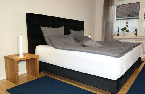 Warburg House | Cozy Pension Franzbäcker with Breakfast & Family Amenities