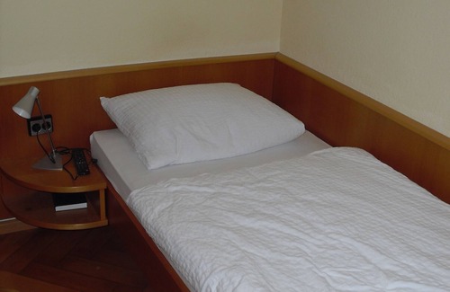 Kandern House | Cozy Pension Gasthaus zur Schnecke with Family-Friendly Dining