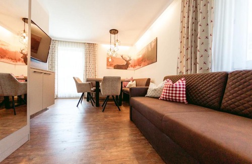 Medraz House | Exceptional Pension Gletscherblick: Family-Friendly Retreat