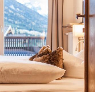 Medraz House | Exceptional Pension Gletscherblick: Family-Friendly Retreat