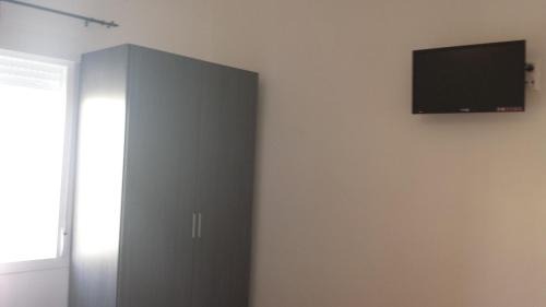 Nervion House | Budget-Friendly Stay at Pension Gran Plaza - Family Approved