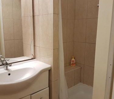 Roßau Bed & Breakfast | Family-Friendly Stay at Pension Gross with Great Reviews