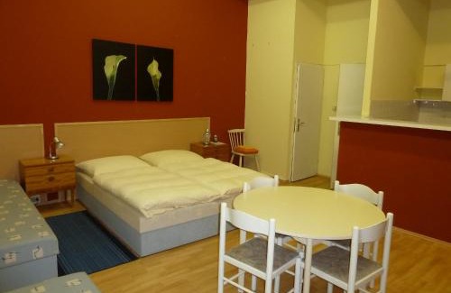 Roßau Bed & Breakfast | Family-Friendly Stay at Pension Gross with Great Reviews