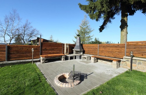 Horni Blatna House | Pet-Friendly Pension H.Blatná: Rated 9.2 with Hot Tub!