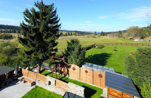 Horni Blatna House | Pet-Friendly Pension H.Blatná: Rated 9.2 with Hot Tub!