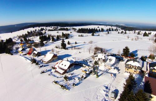 Horni Blatna House | Pet-Friendly Pension H.Blatná: Rated 9.2 with Hot Tub!