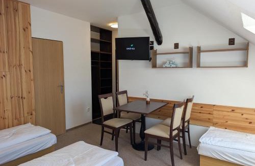 Frydlant nad Ostravici House | Welcoming Pension Harcovna: Family-Friendly with Breakfast