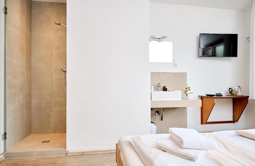 Lochtrop House | Discover Pension Haus am Einberg: Pet-Friendly Retreat