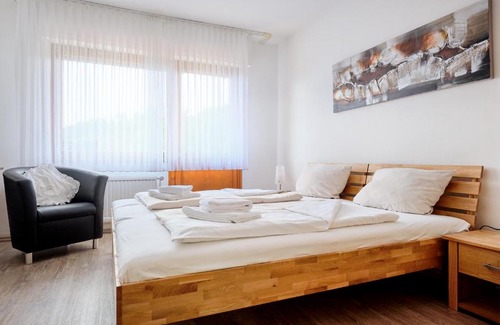 Lochtrop House | Discover Pension Haus am Einberg: Pet-Friendly Retreat