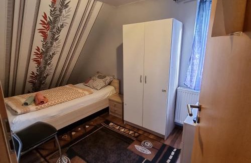 Ebingen House | Budget-Friendly Stay at Pension Haus am Malesfelsen