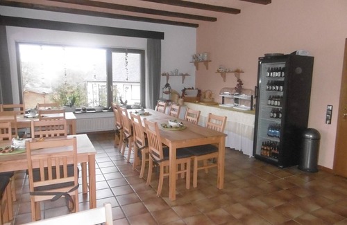 Hinzerath Cottage | Cozy Pension "Haus Hochwaldhöhe" with Breakfast Included