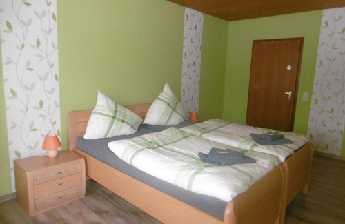 Hinzerath Cottage | Cozy Pension "Haus Hochwaldhöhe" with Breakfast Included