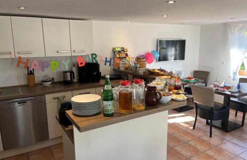 Juliusruh House | Oceanfront Retreat: Pension Hinter der Düne with Breakfast