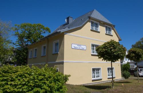 Juliusruh House | Oceanfront Retreat: Pension Hinter der Düne with Breakfast