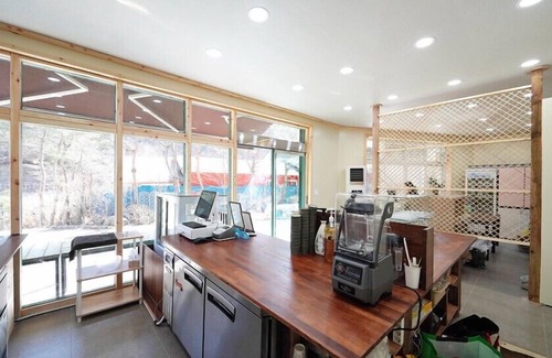 Gapyeong House | Cozy Pension Irum: Family-Friendly with Breakfast Included