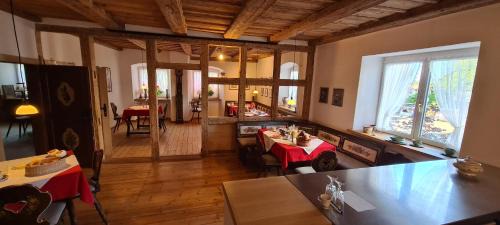 Uehlingen-Birkendorf House | Cozy Pension Kaiserhaus with Oceanfront View & Breakfast