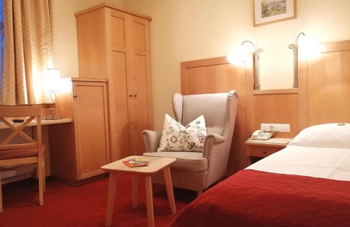 Nonntal House | Hotel Pension Katrin: Guest Rated 9.1 with Restaurant Access