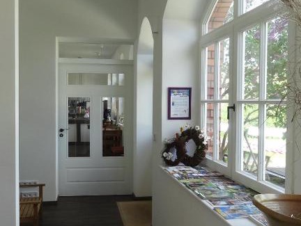 Laasow House | Pension Kchischowka: Pet-Friendly Retreat with Ocean Views
