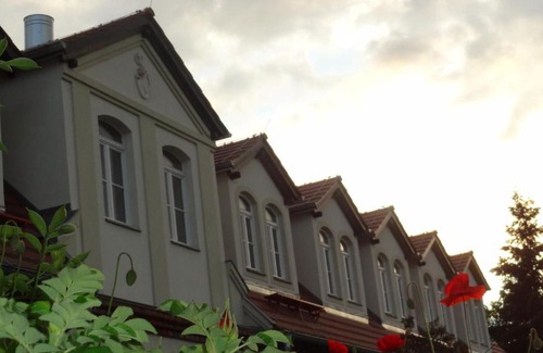 Laasow House | Pension Kchischowka: Pet-Friendly Retreat with Ocean Views