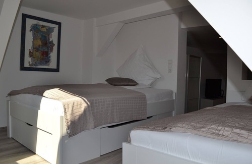 Wertheim House | Comfortable Stay at Pension Klitzeklein with Breakfast