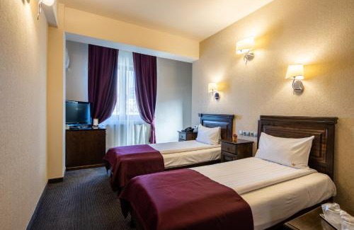 Sibiu House | Guest Rated Pension Korona: Family-Friendly and Dining Options
