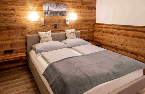 Sankt Lorenzen ob Murau Bed & Breakfast | Pet-Friendly Pension Kreischberg Mayer with Ocean Views
