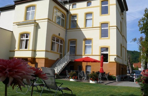 Bad Koesen House | Cozy Pension Kreisel: Family-Friendly Stay with Breakfast