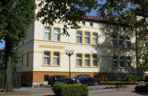 Bad Koesen House | Cozy Pension Kreisel: Family-Friendly Stay with Breakfast