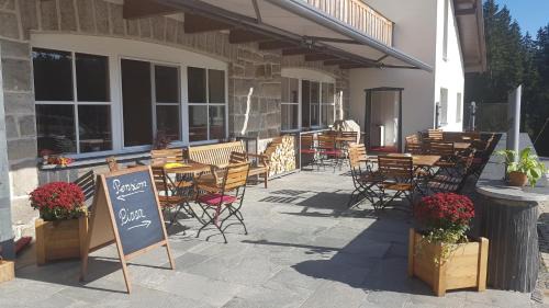 Philippsreut House | Pet-Friendly Pension Kricklsäge with Ocean View & Spa