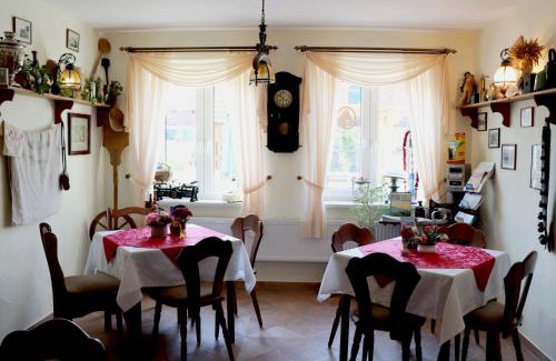 Klietz House | Pension Kuhn: Top-Rated Family-Friendly Stay with Breakfast