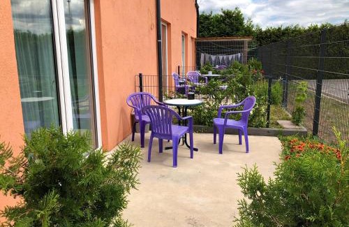 Magdeburg House | Budget-Friendly Stay at Pension Lara with Family Amenities